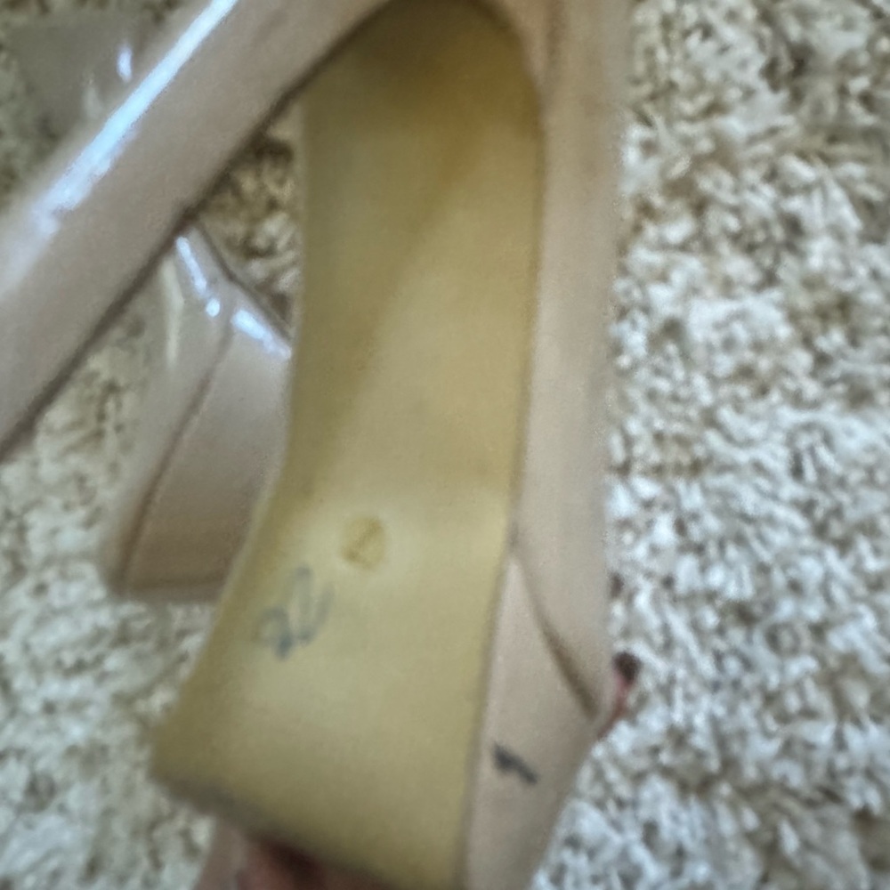 Carlos by Carlos Santana shiny tan beige closed toe elegant high heel sh… - Picture 7 of 7